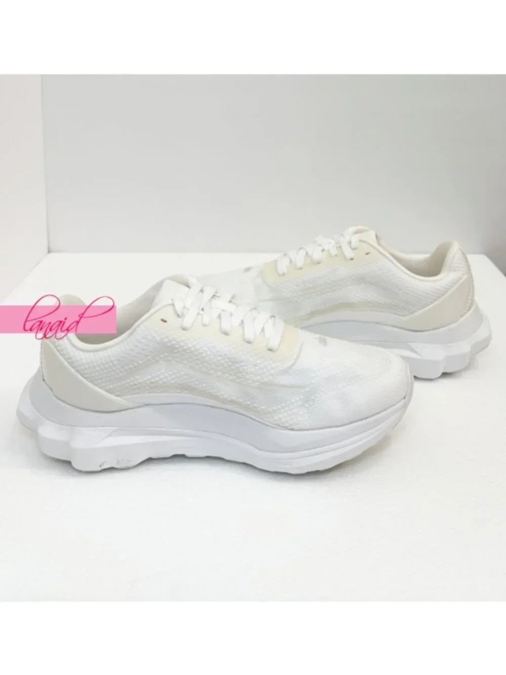 Alo Runner White Cream Athletic Active Running Exercise Outdoor Travel Workout 8 - Picture 11 of 16
